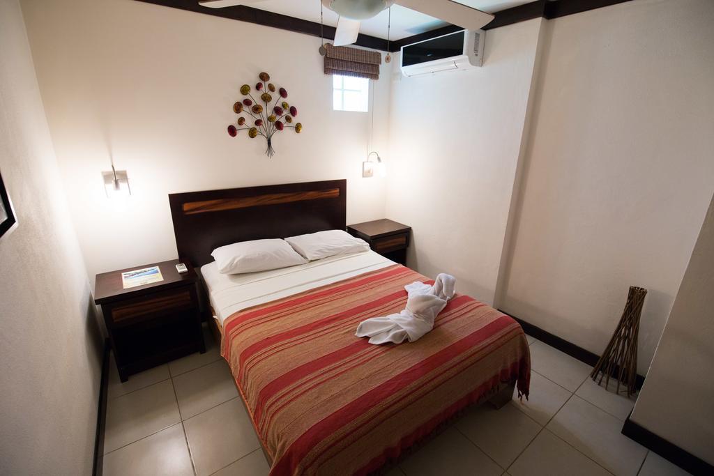 Tuanis Aparthotel Jaco Exterior photo